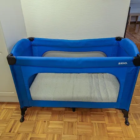 And Spacious In Center - Own Carport And Private Sauna Apartment *